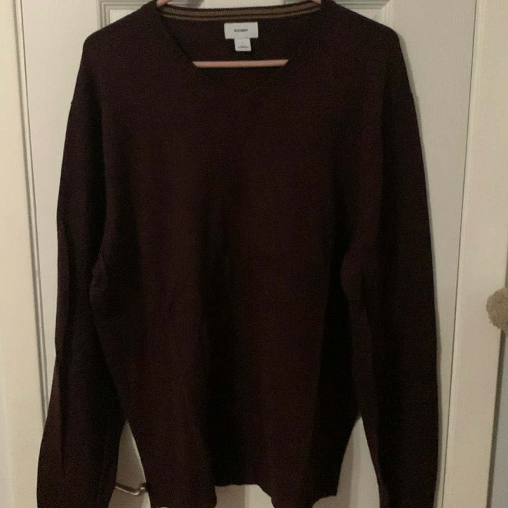 Old Navy V neck sweater, maroon
